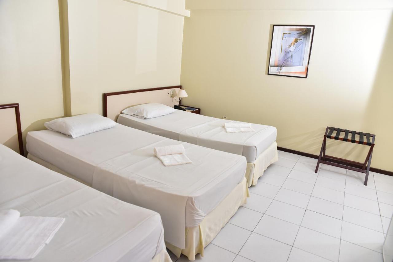 Manos Royal Hotel 3*